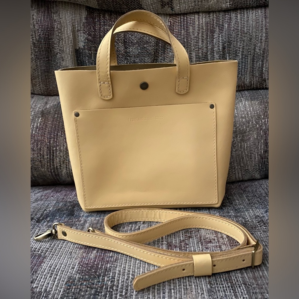 Portland Leather Goods Almost Perfect Mini Crossbody Tote - Vanilla.